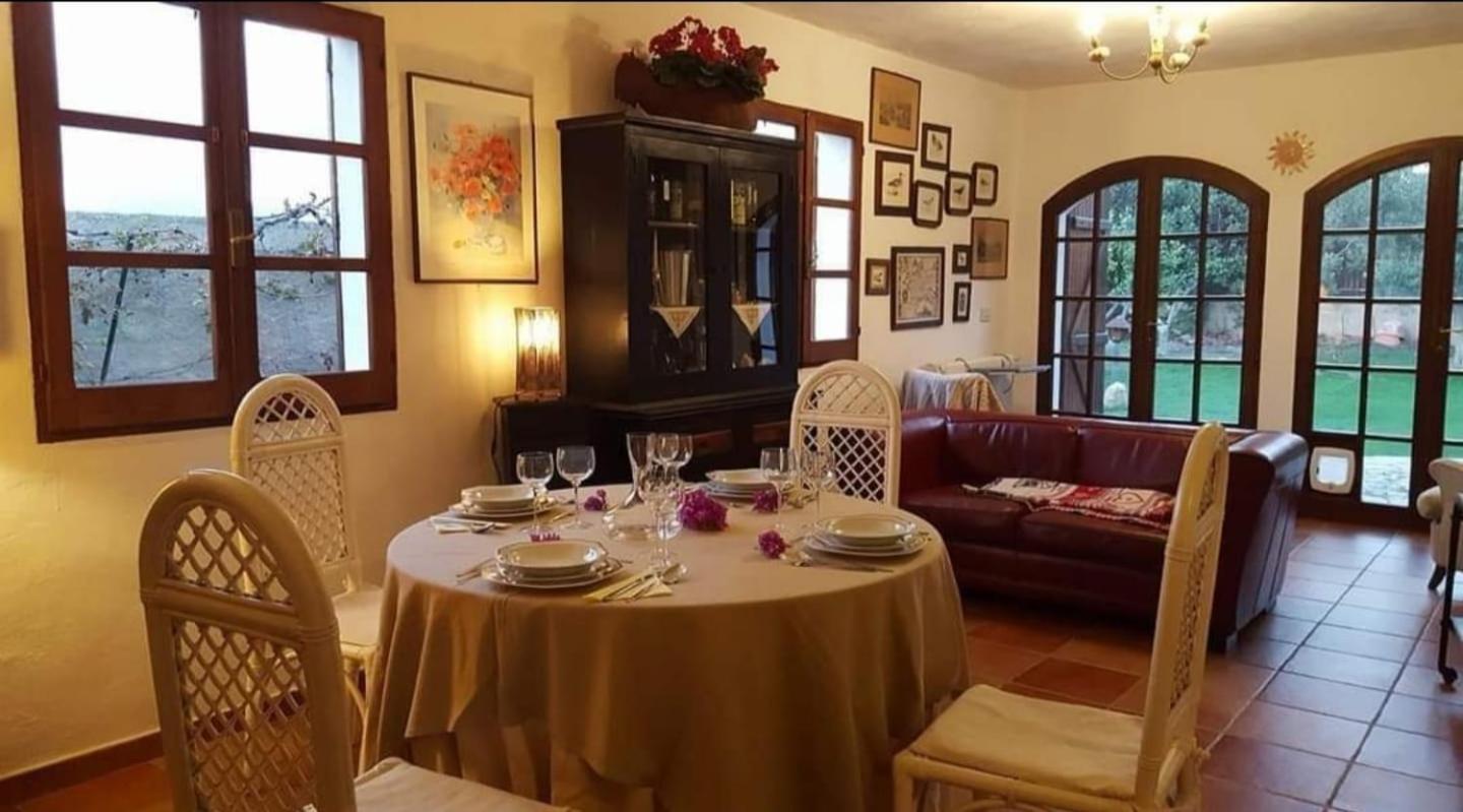 Il Giardino Di Frafa Apartman Quartu SantʼElena Kültér fotó